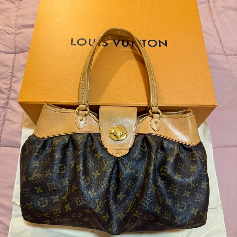 Authentic Louis Vuitton BOETIE MM-Like New 🔥